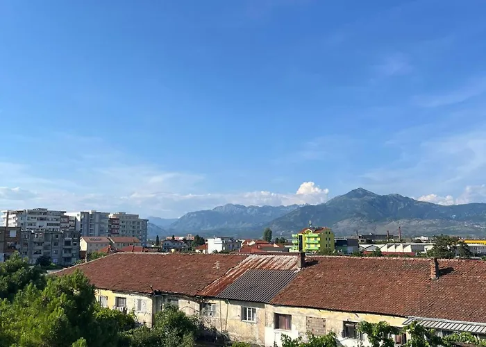 Traveler 2 Hostel Shkoder